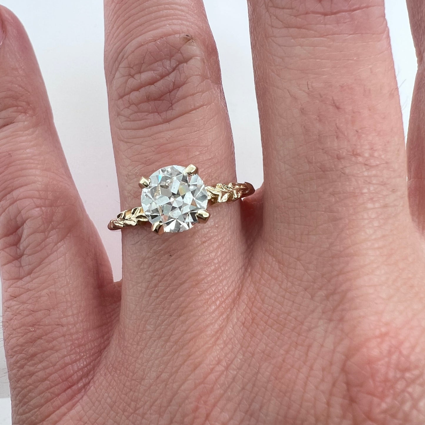 The Garden-Round 1.87ct LAB diamond & 14k yellow gold