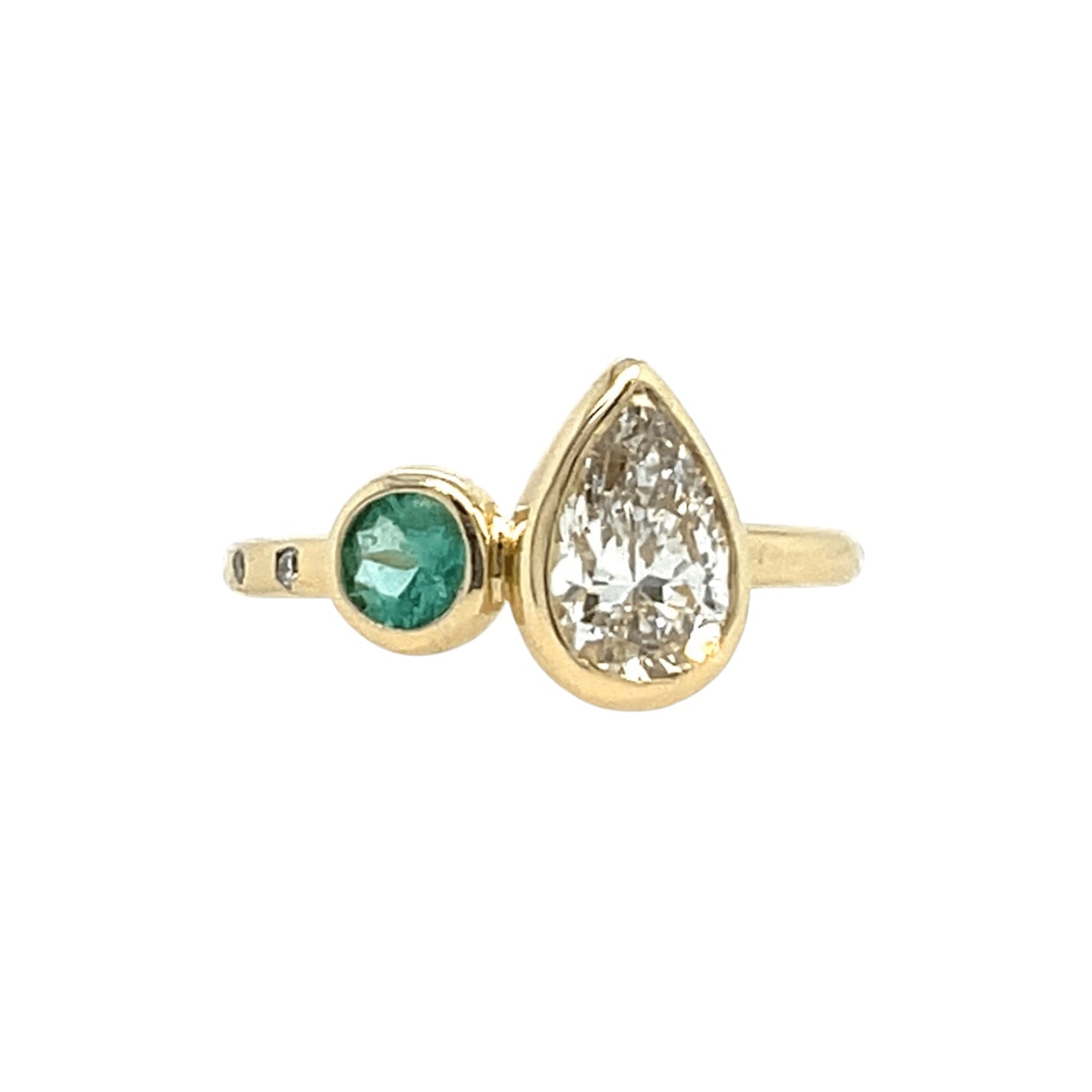 The Bezel Toi et Moi- LAB 1.08ct Pear diamond, Natural Emerald & 14k yellow gold